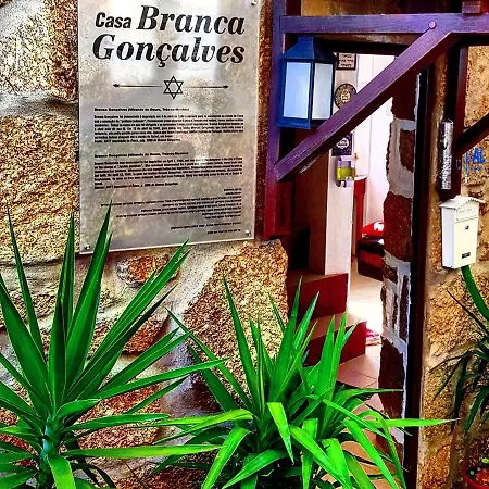 Branca Goncalves بيت خشبي