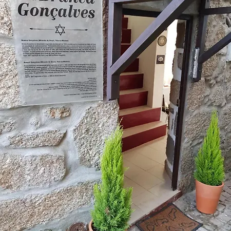 Lodge Branca Gonçalves