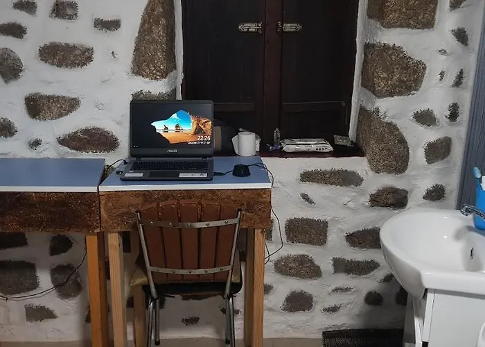 Branca Goncalves * בלמונטה