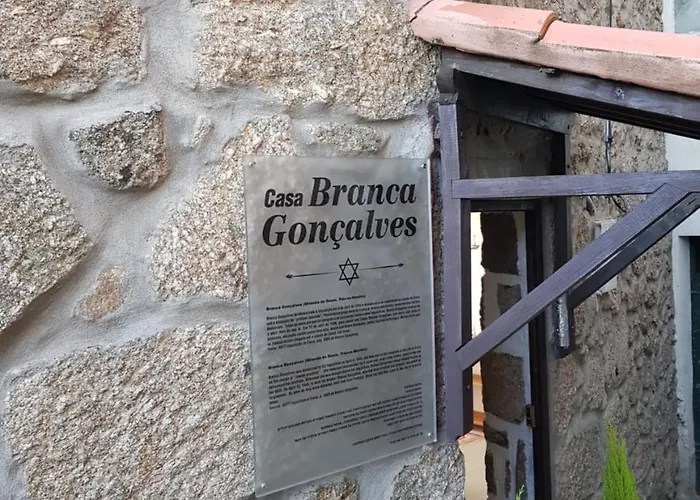 Branca Goncalves בלמונטה