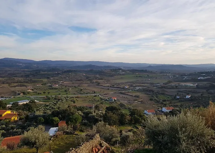 Branca Goncalves بيت خشبي بلمونت
